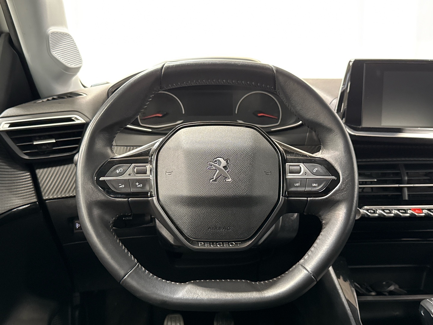 PEUGEOT 208 2023