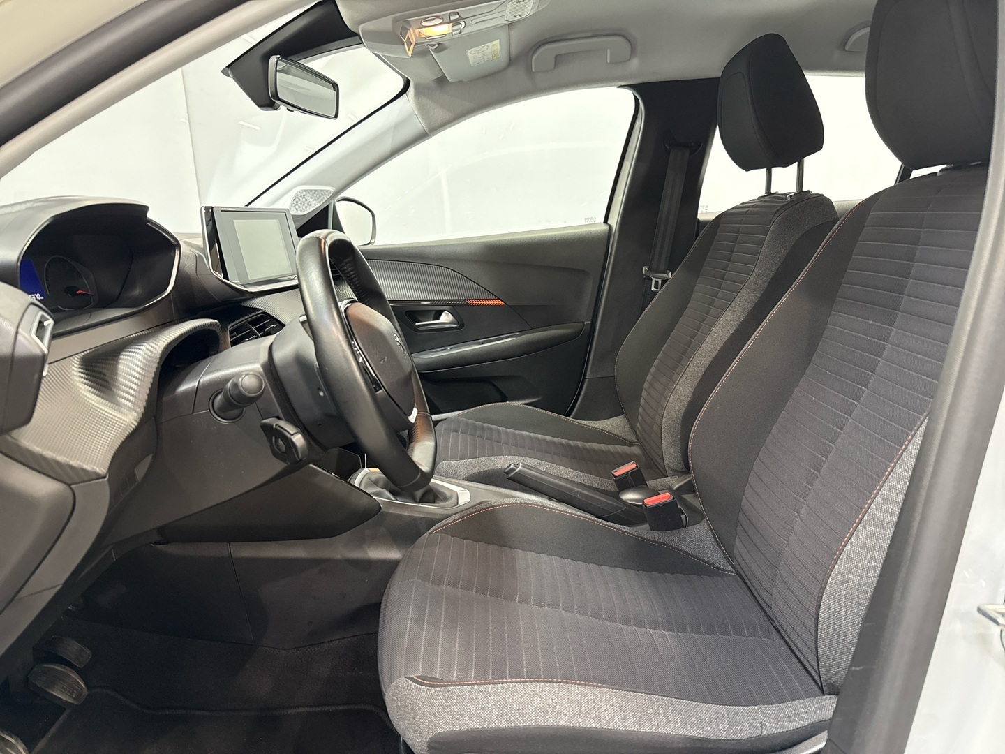 PEUGEOT 208 2023