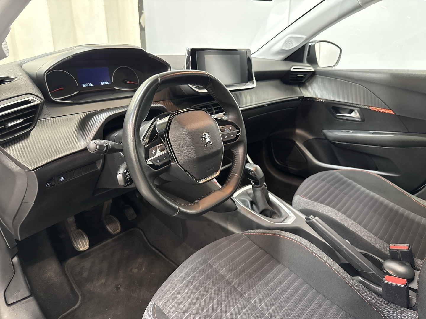 PEUGEOT 208 2023