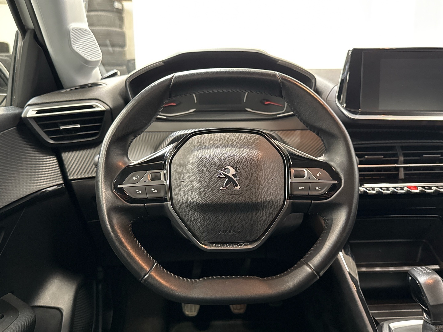 PEUGEOT 208 2023