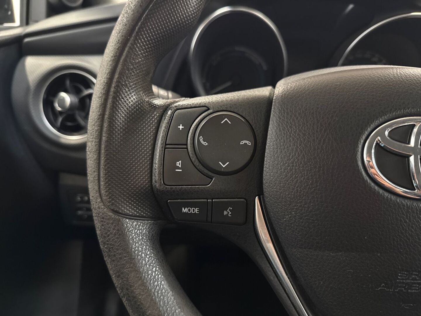 TOYOTA Auris 2018