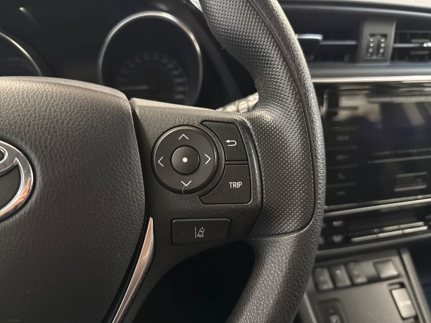 TOYOTA Auris 2018