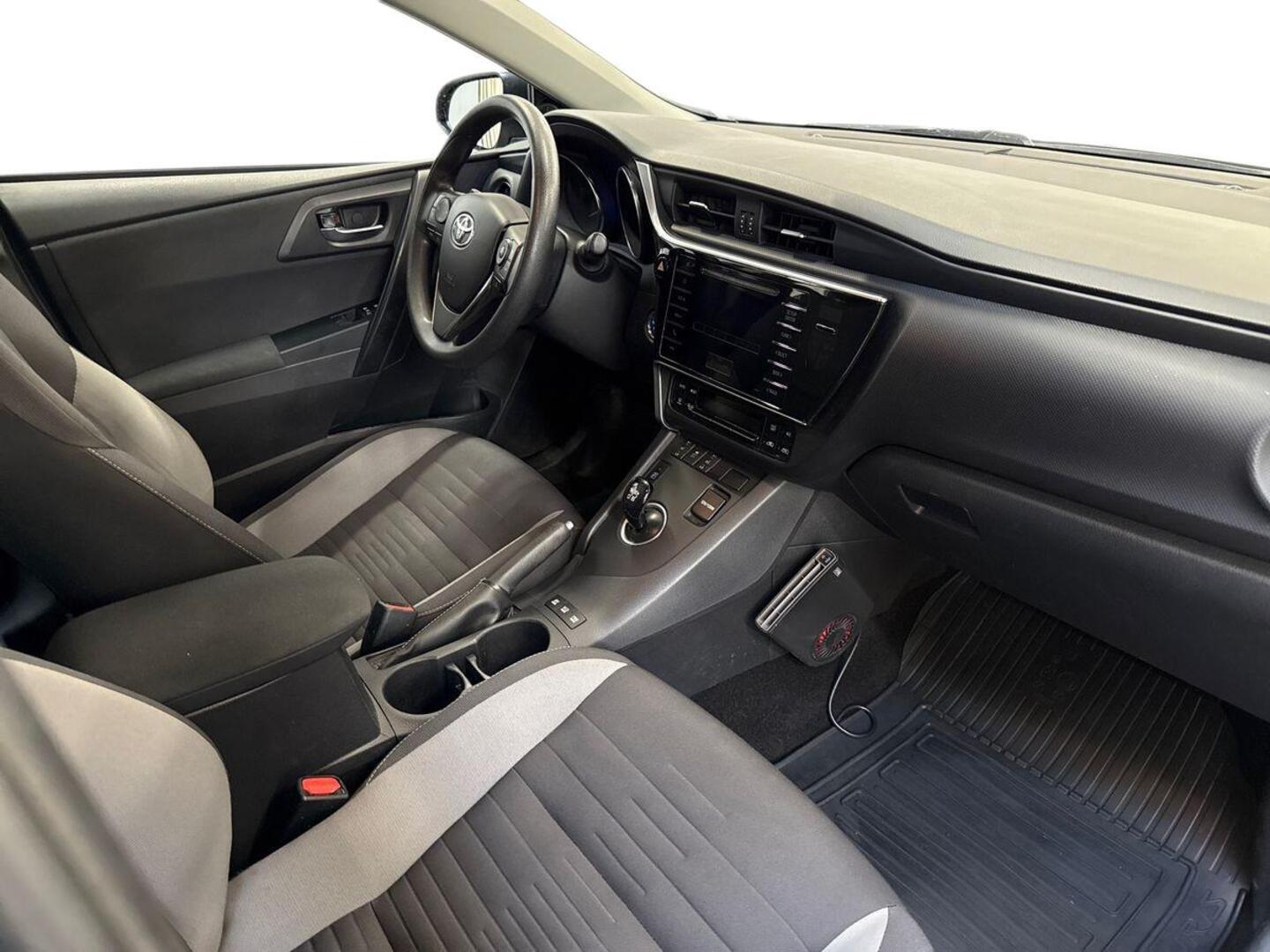TOYOTA Auris 2018