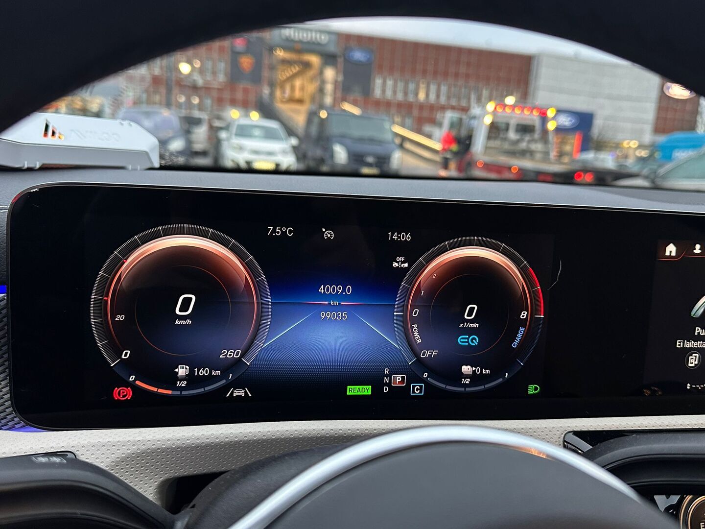 MERCEDES-BENZ CLA 2023