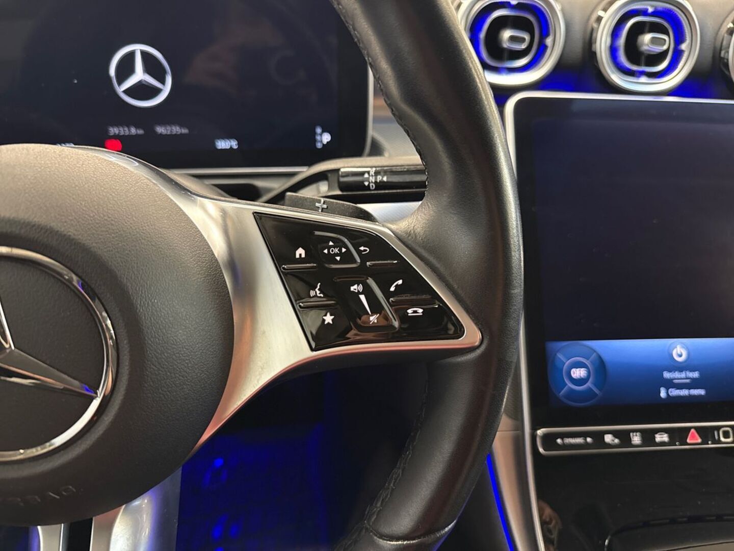 MERCEDES-BENZ C 2023