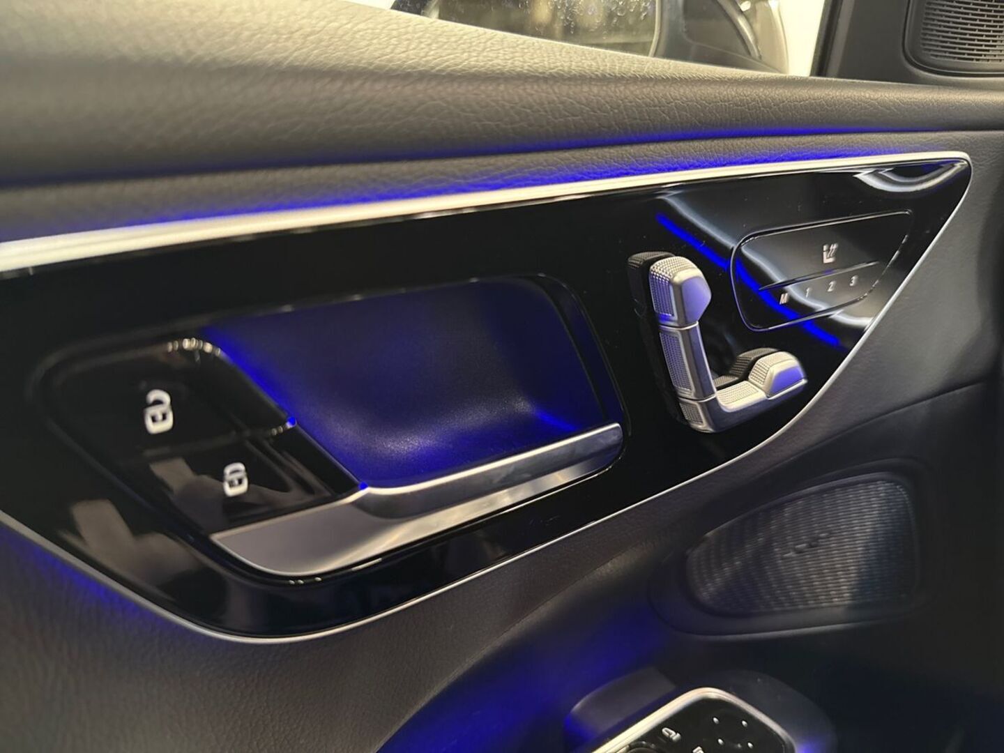 MERCEDES-BENZ C 2023