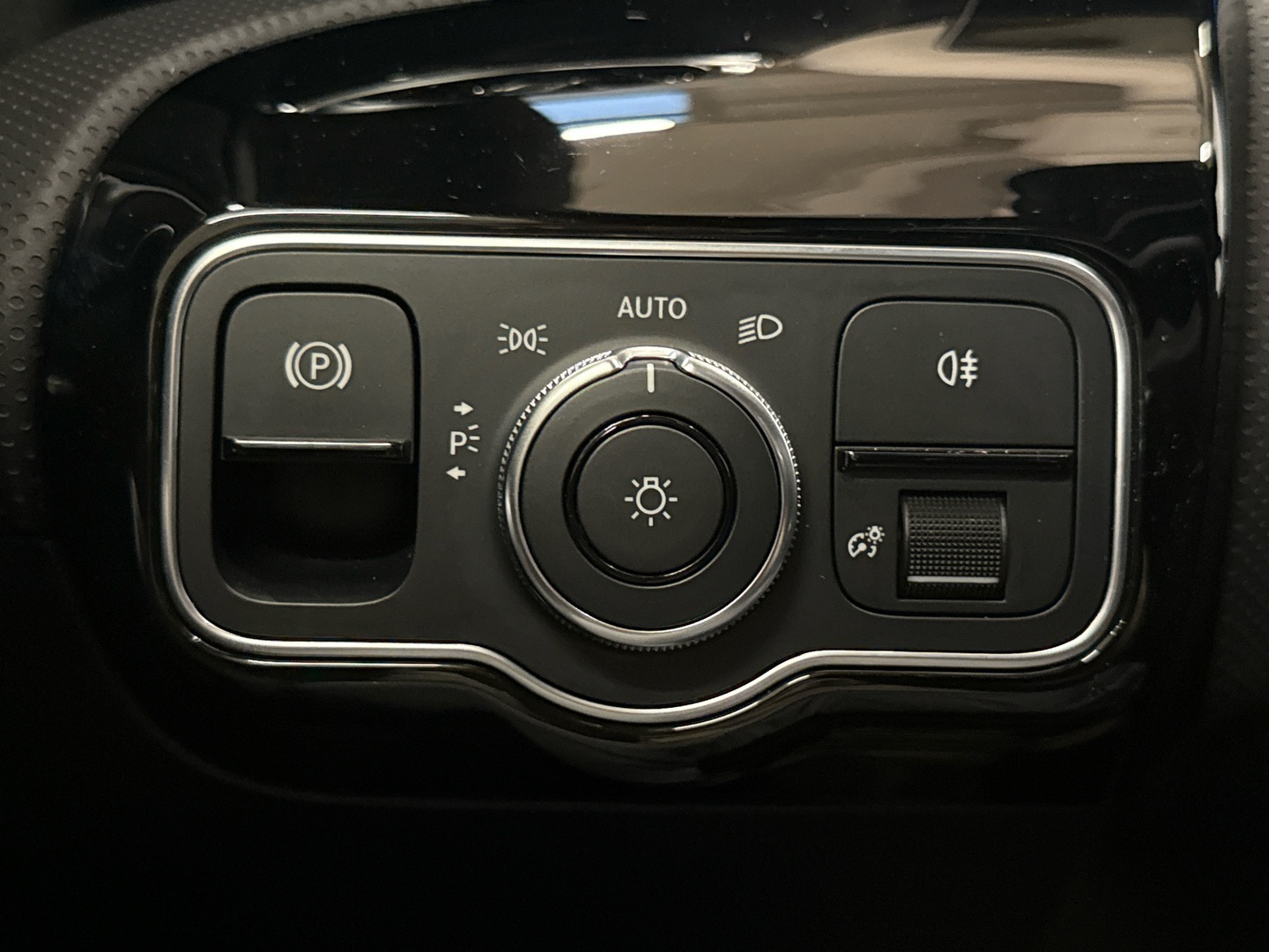 MERCEDES-BENZ A 2021