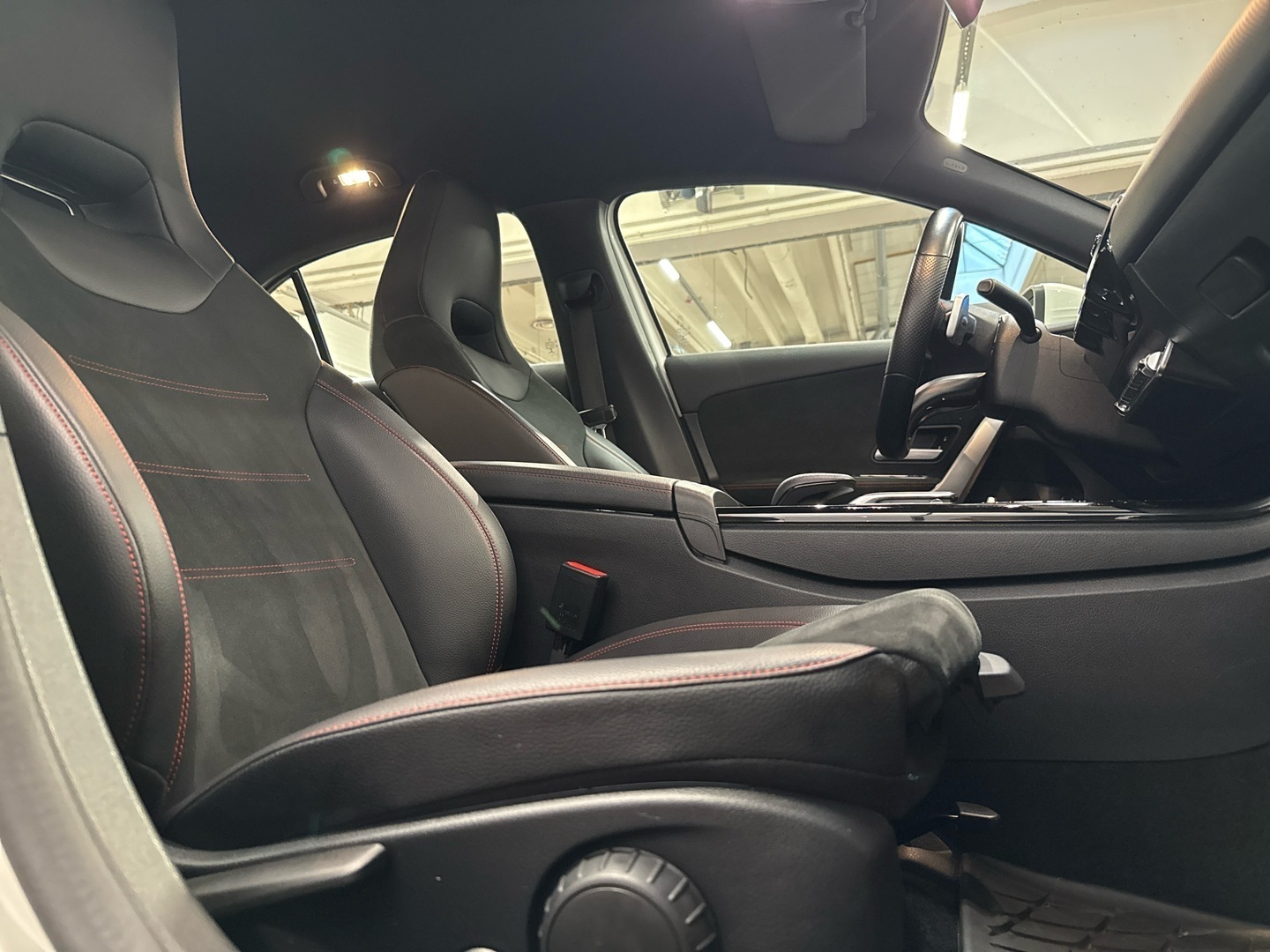 MERCEDES-BENZ A 2021