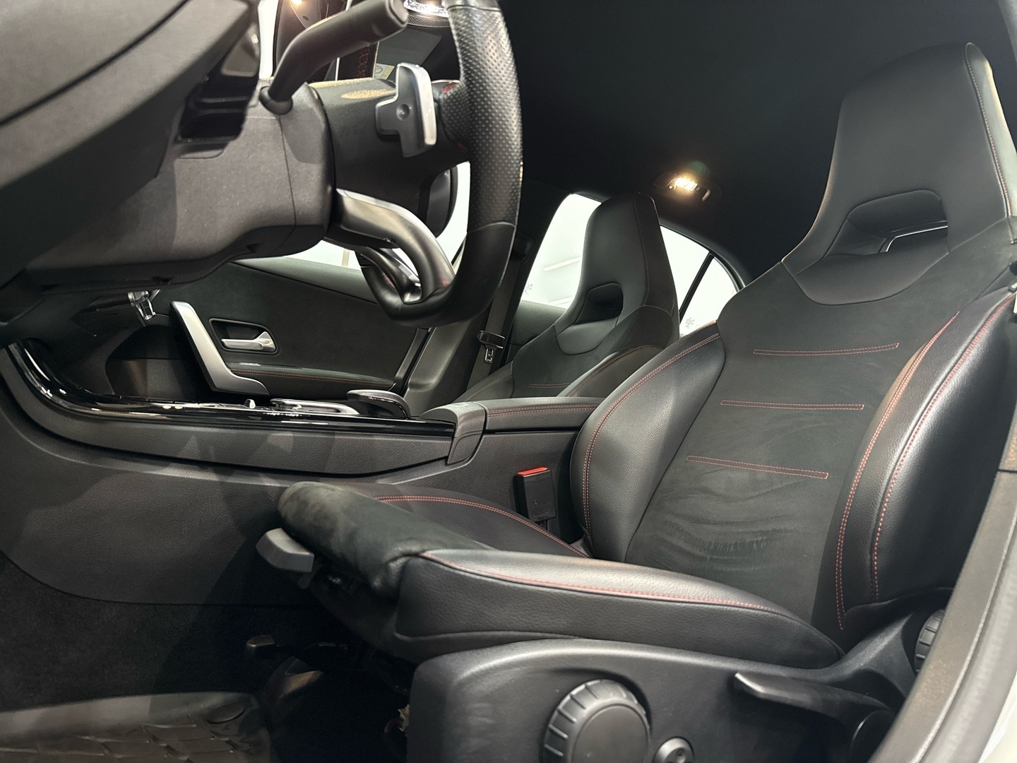 MERCEDES-BENZ A 2021