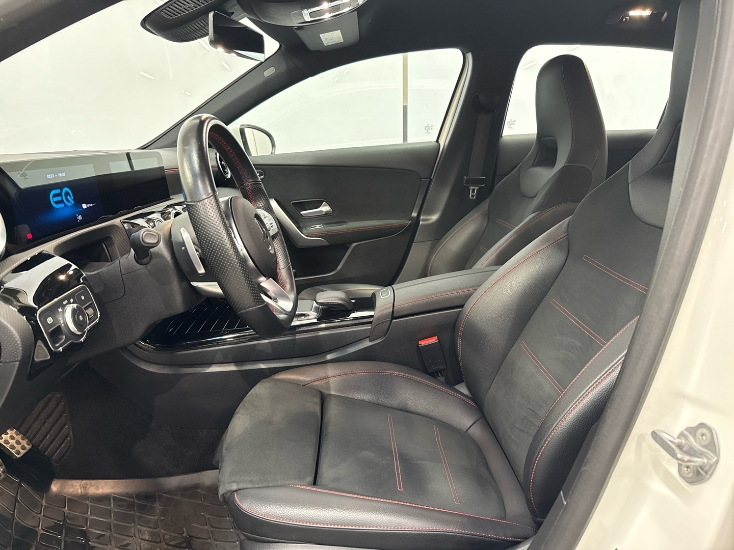 MERCEDES-BENZ A 2021