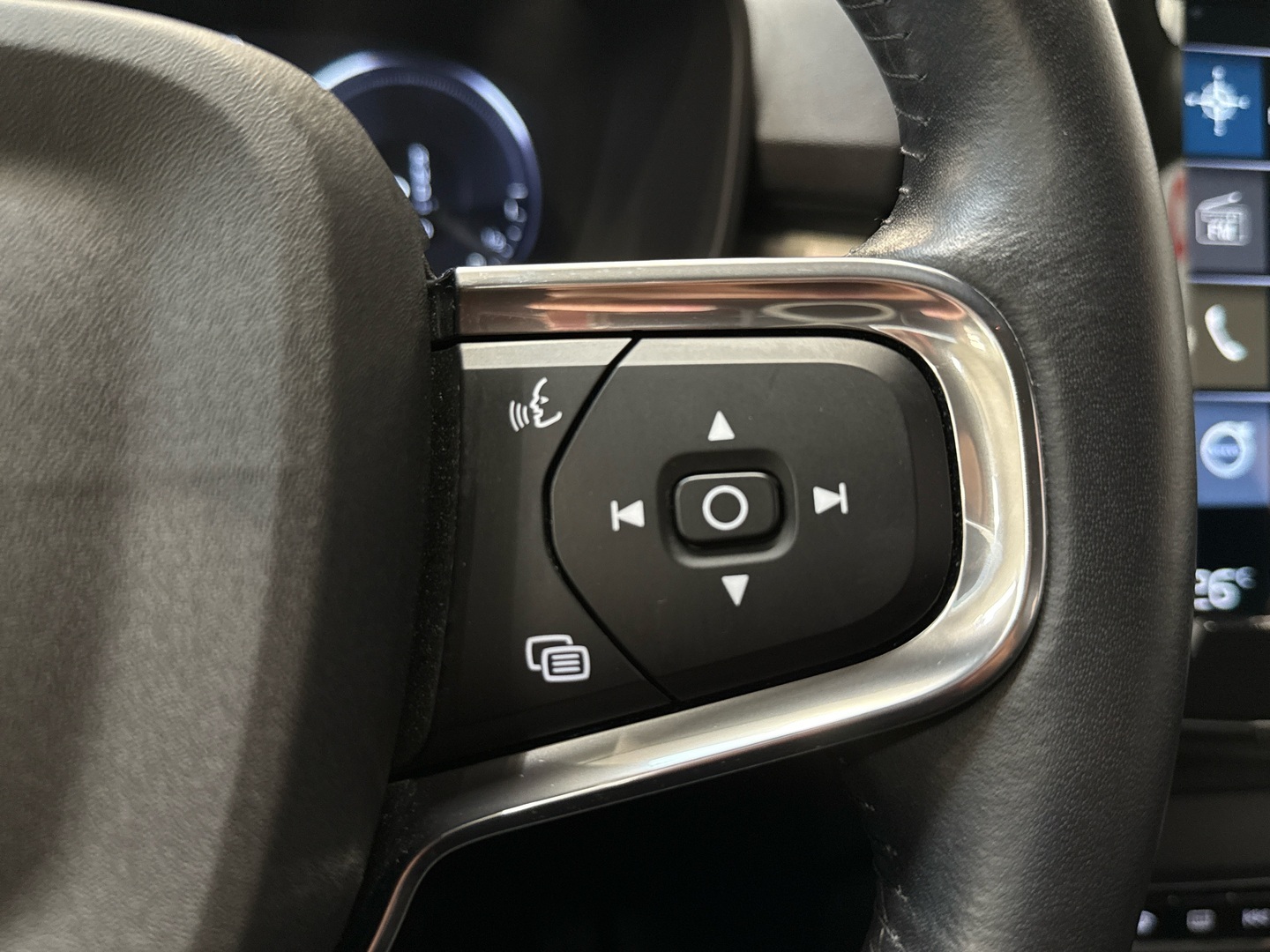 VOLVO XC40 2021