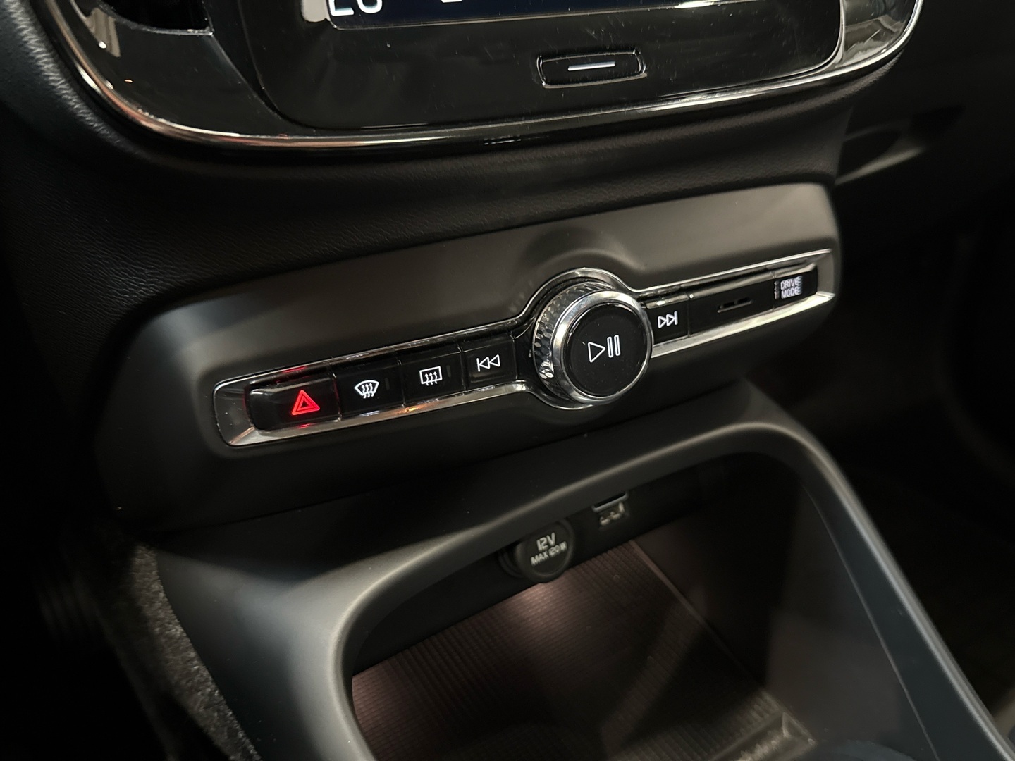 VOLVO XC40 2021