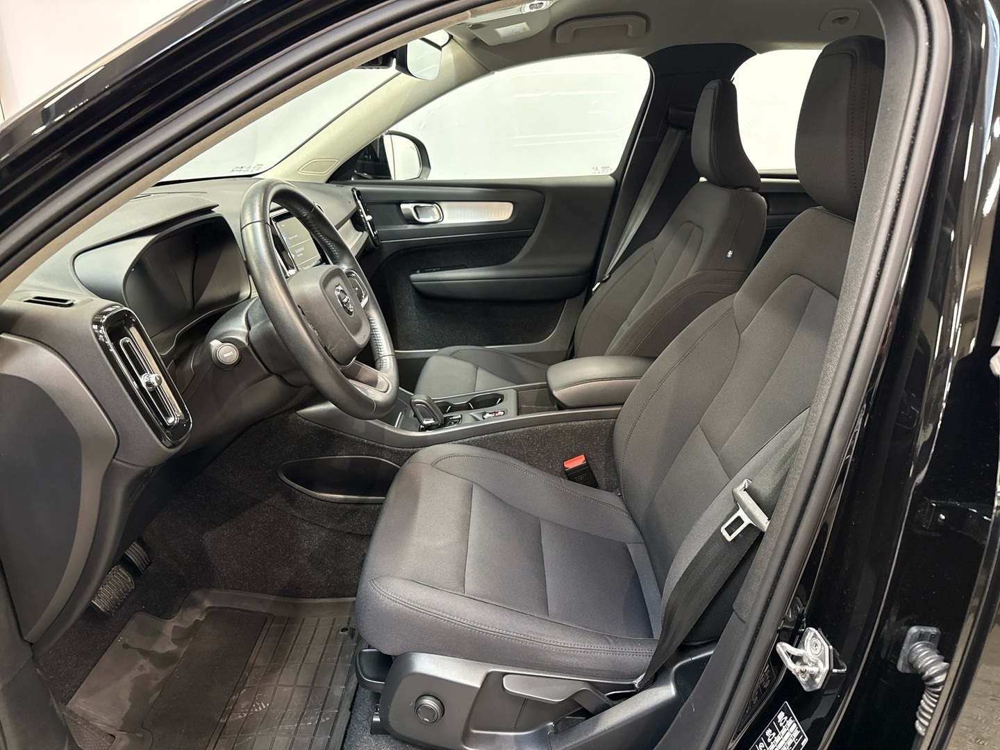VOLVO XC40 2021