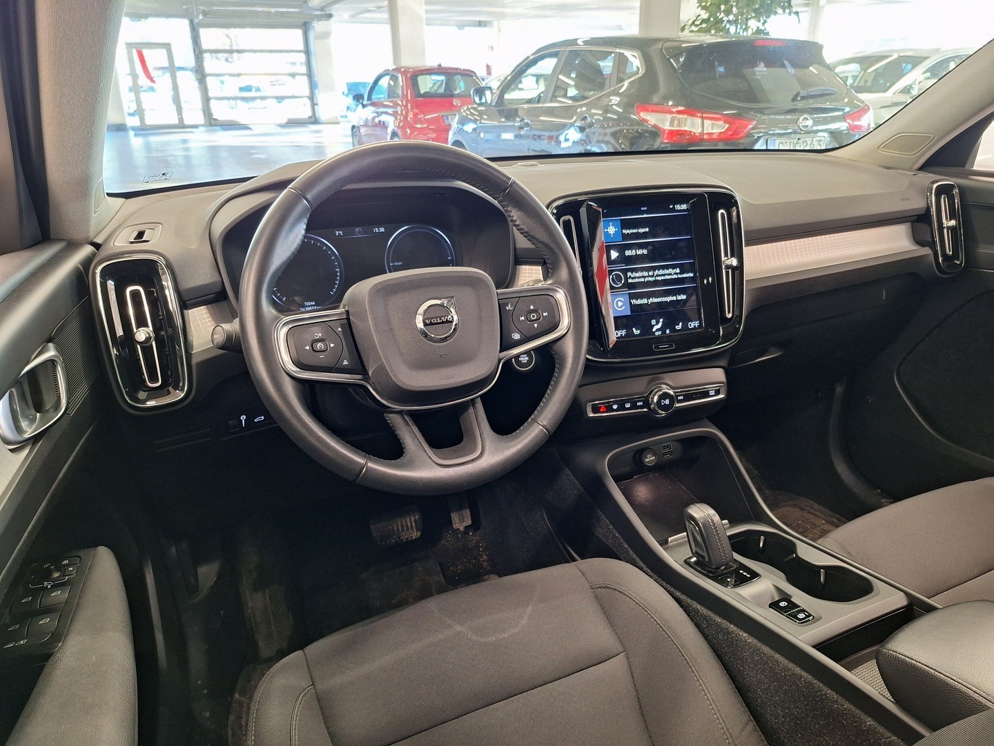 VOLVO XC40 2021