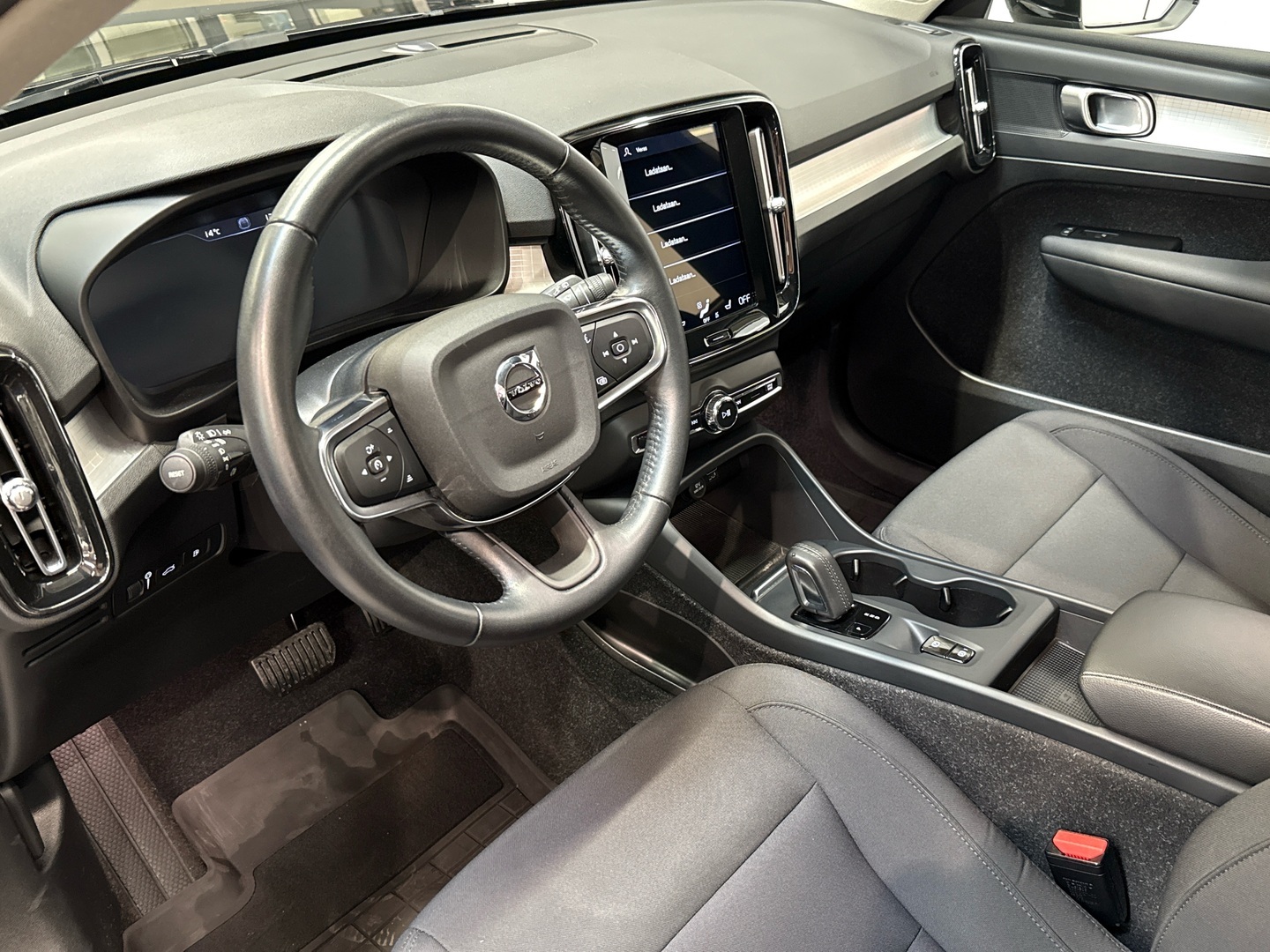 VOLVO XC40 2021