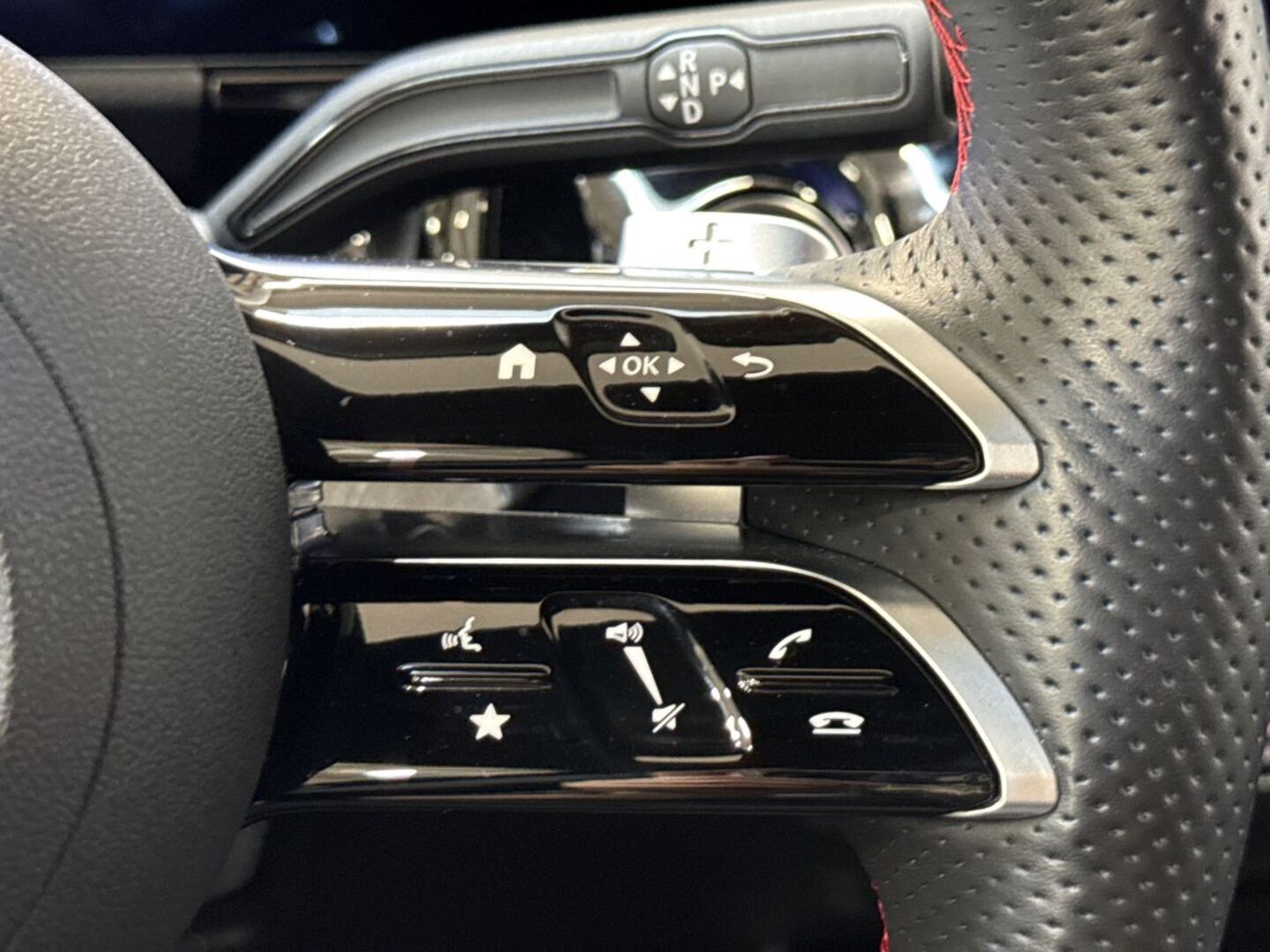 MERCEDES-BENZ EQA 2024