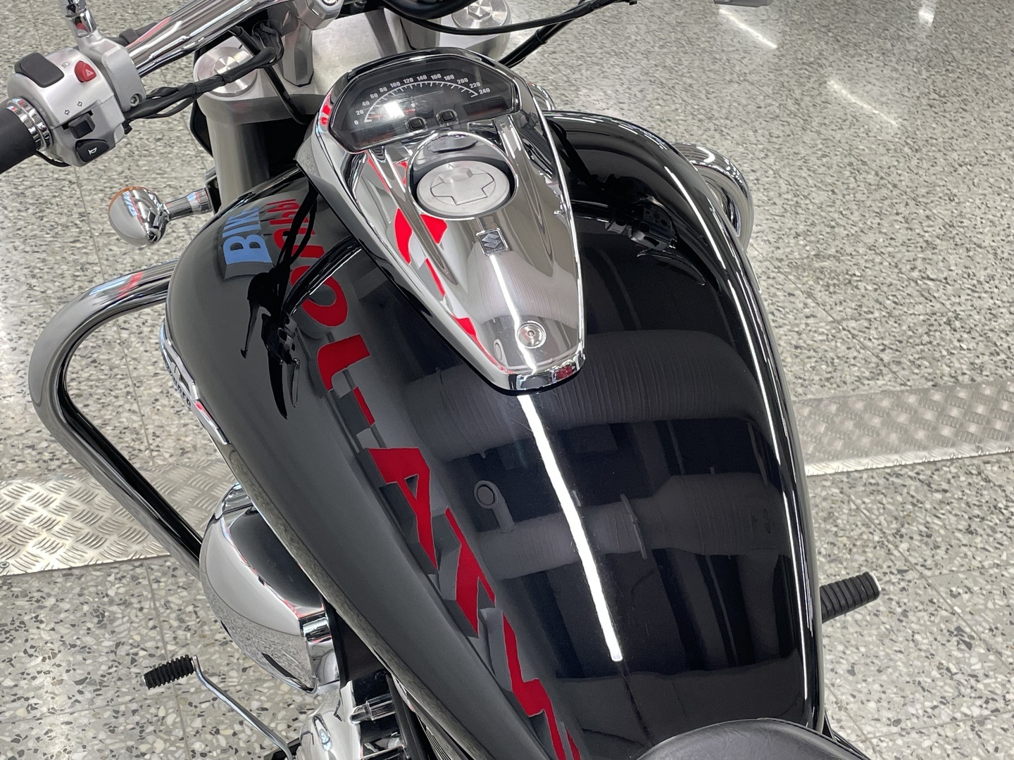 SUZUKI INTRUDER 2008