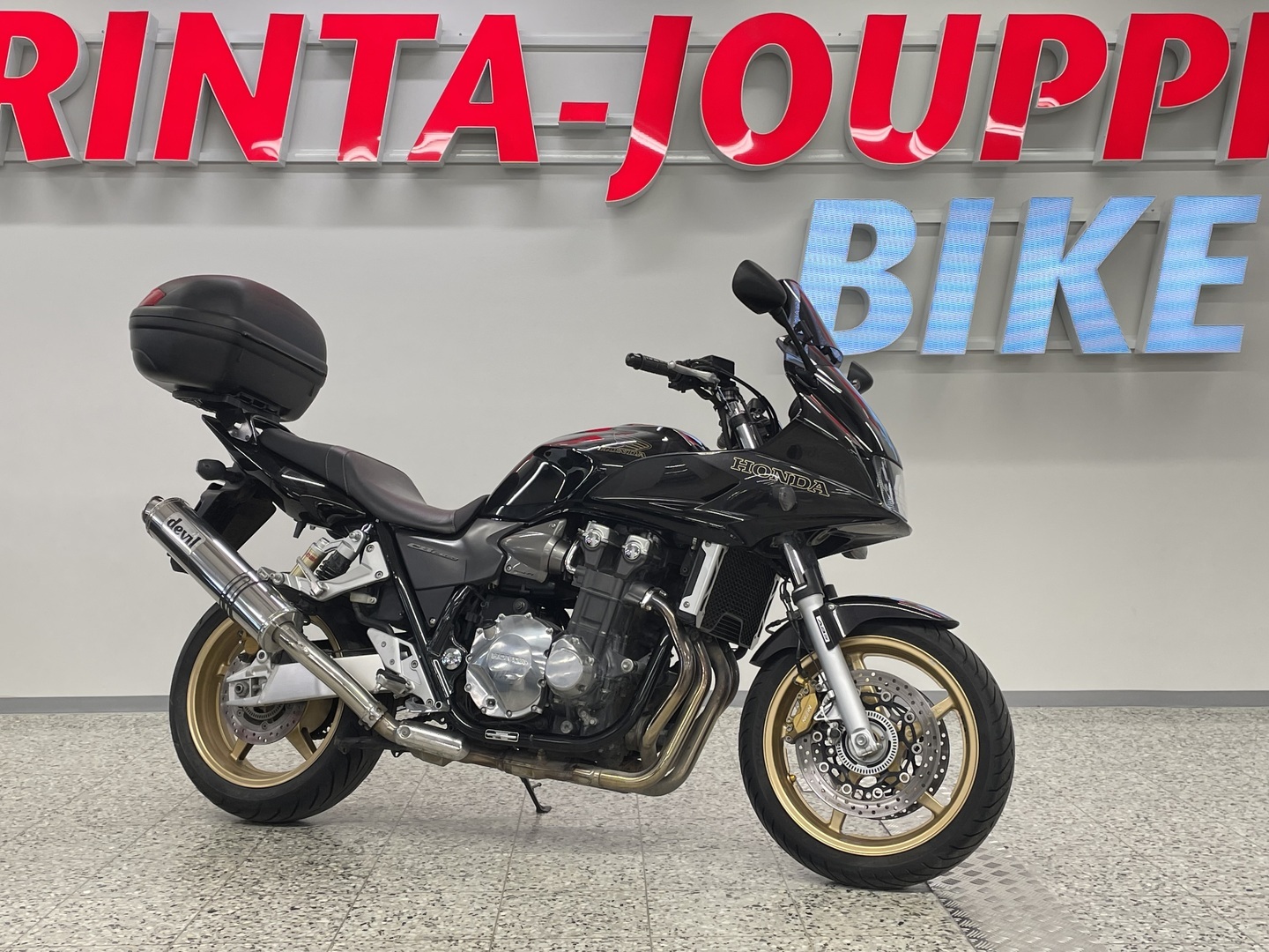 HONDA CB 2010