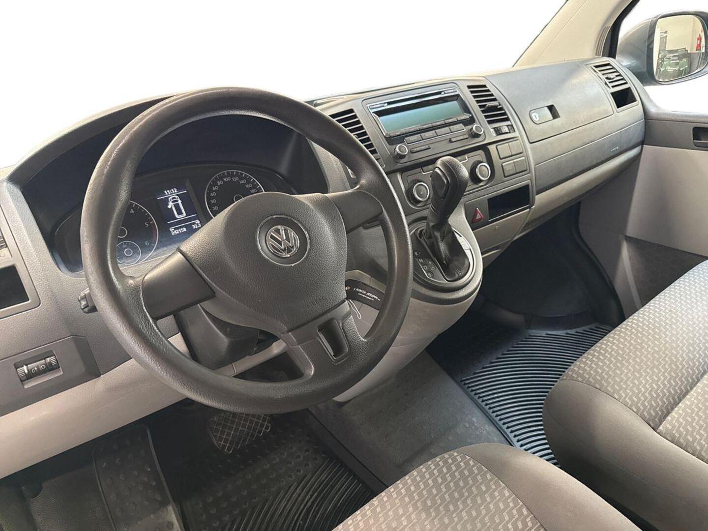 VOLKSWAGEN Transporter 2011