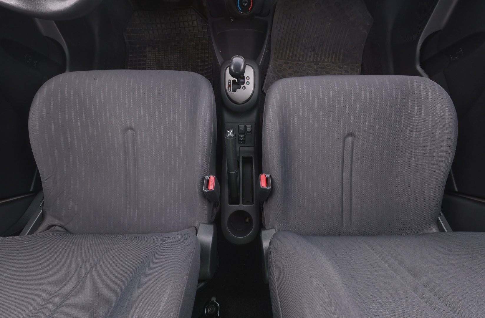 TOYOTA Yaris 2009