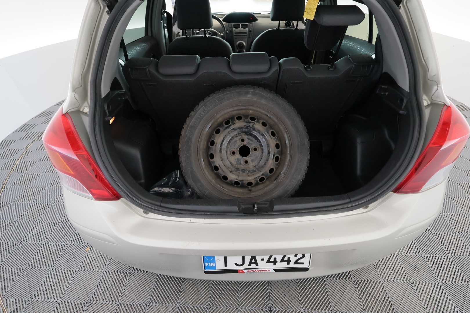 TOYOTA Yaris 2009