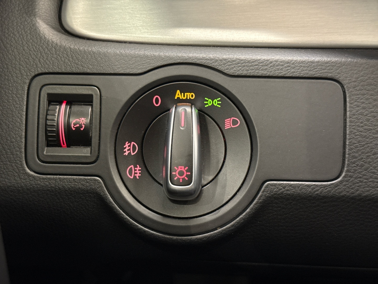 VOLKSWAGEN Passat 2013