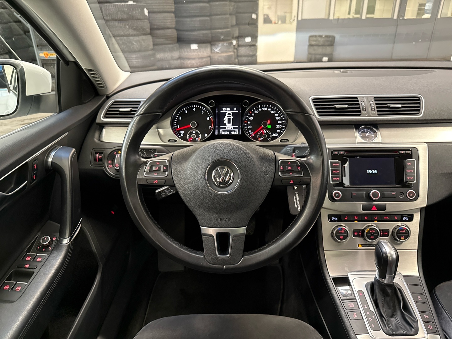 VOLKSWAGEN Passat 2013
