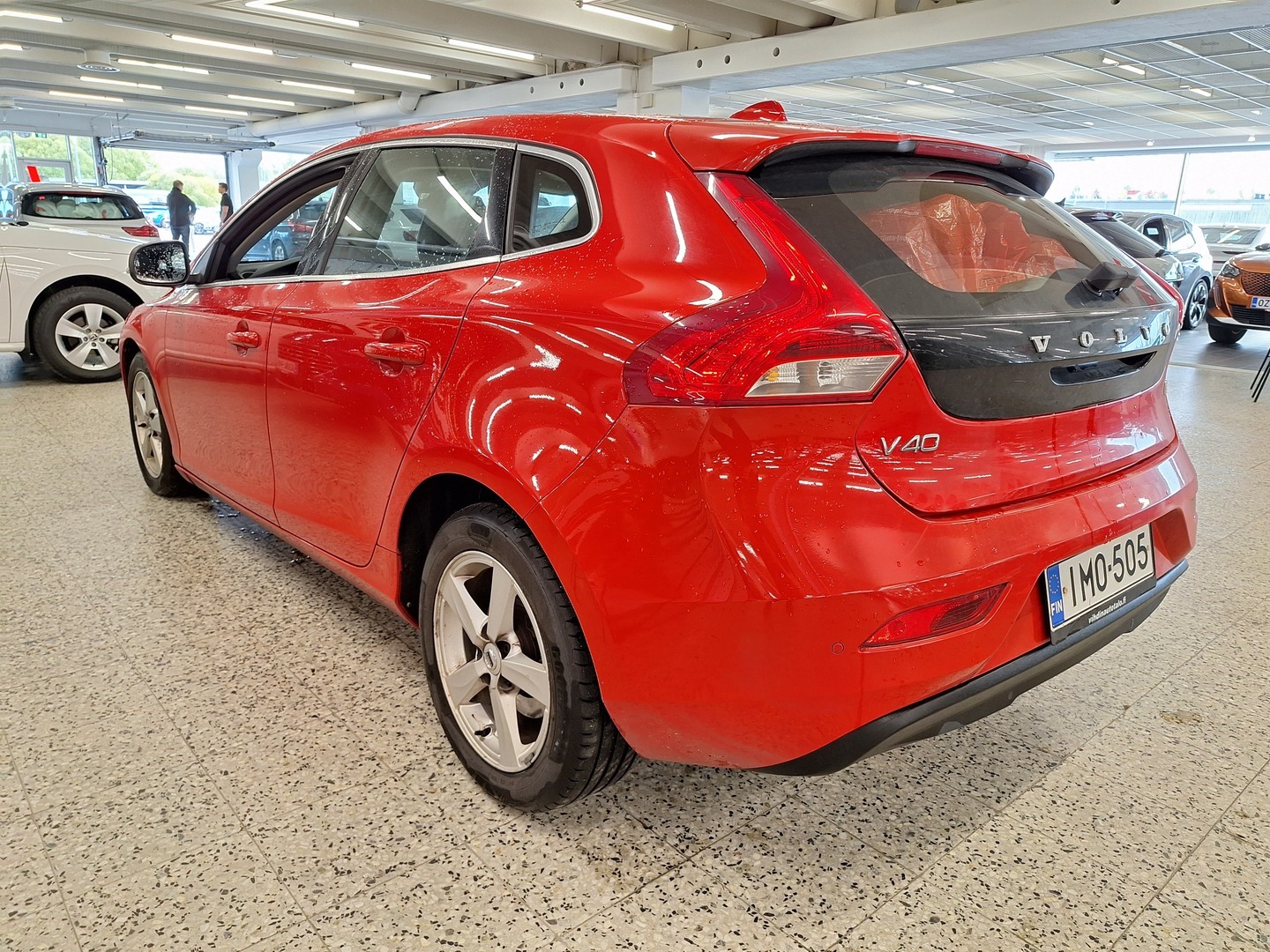 VOLVO V40 2016