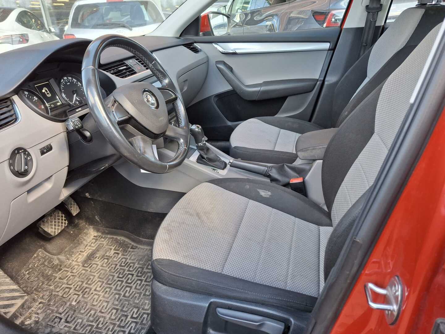 SKODA Octavia 2014