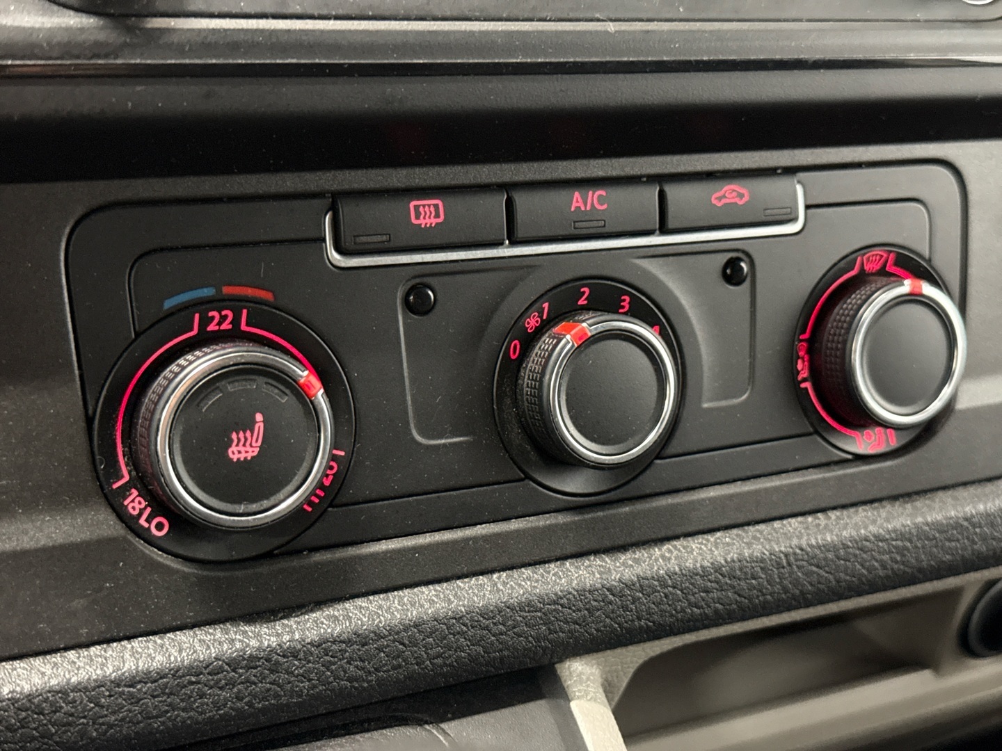 VOLKSWAGEN Transporter 2018