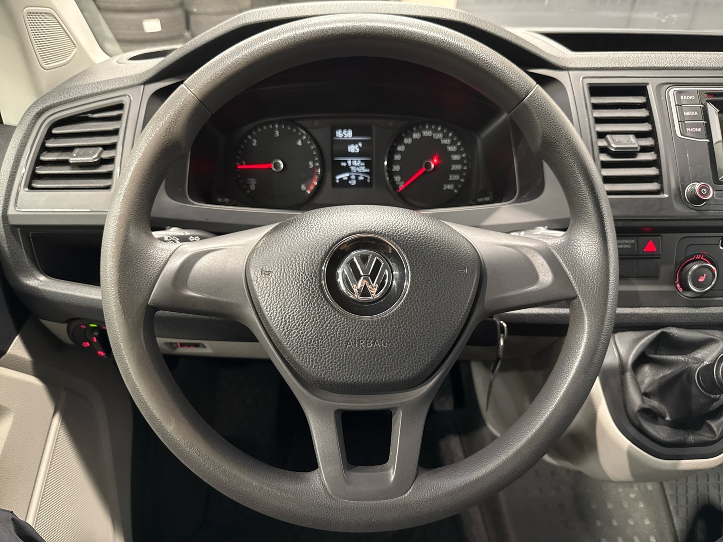 VOLKSWAGEN Transporter 2018