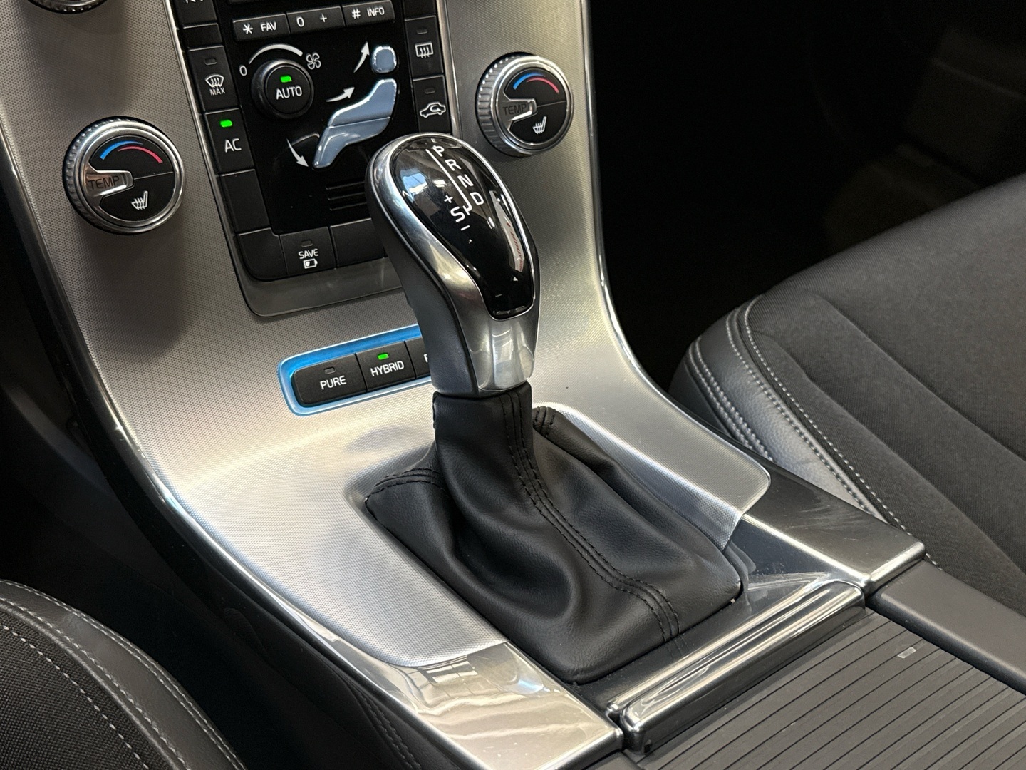 VOLVO V60 2018