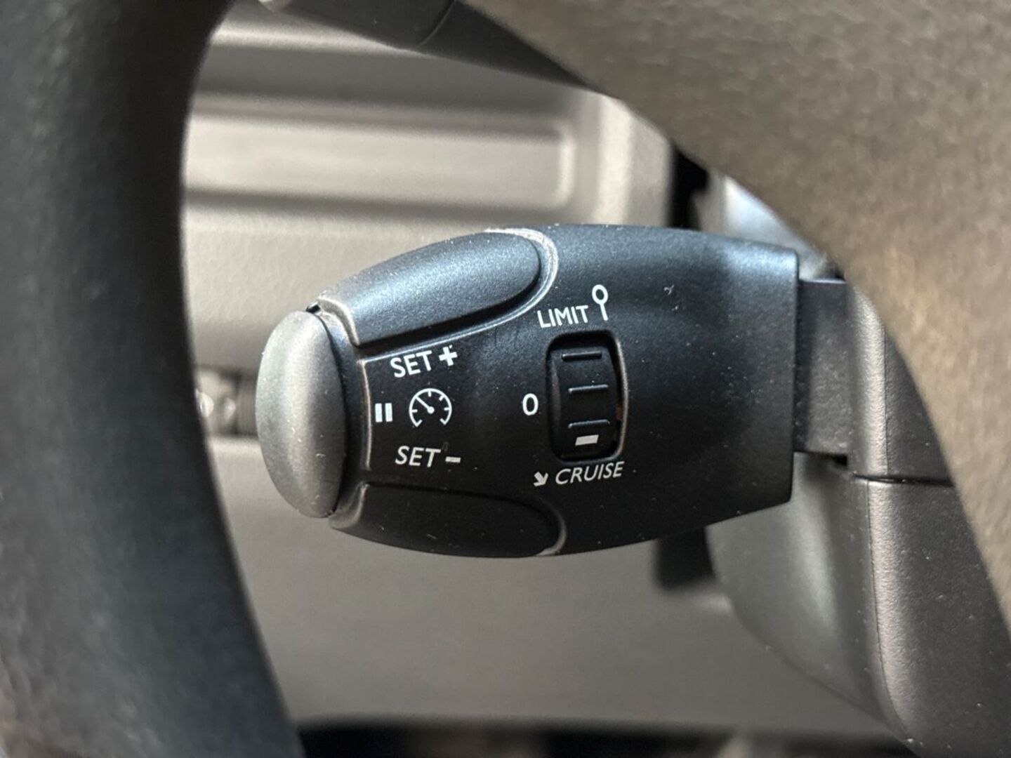 PEUGEOT Expert 23