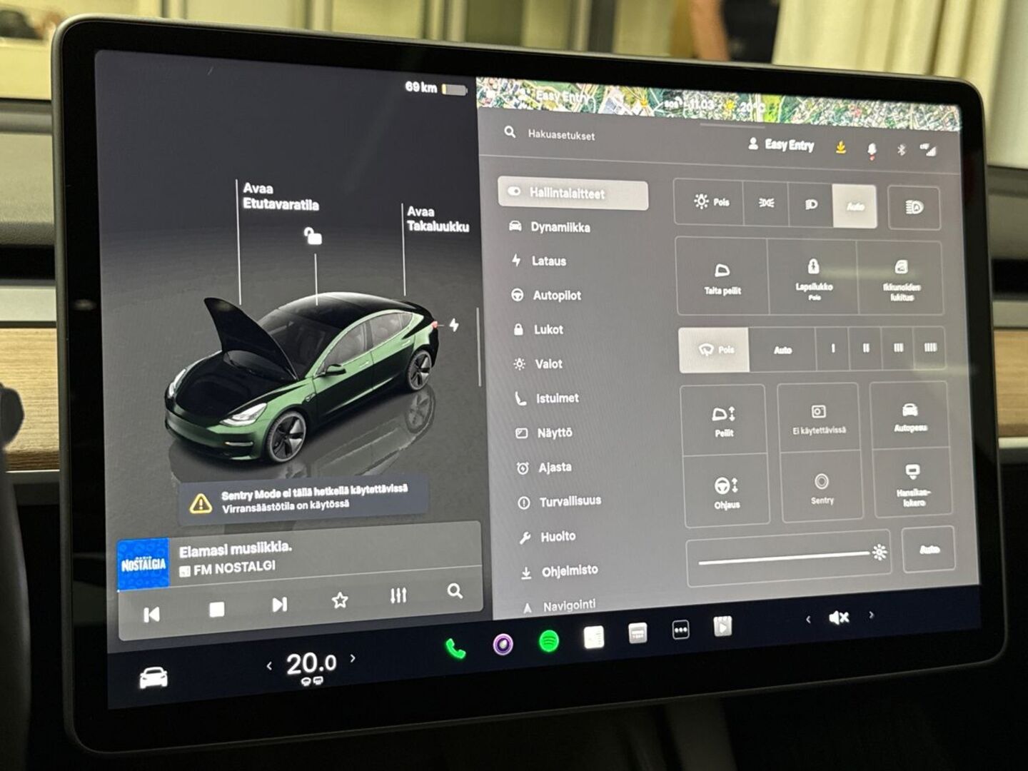 TESLA Model 3 2022