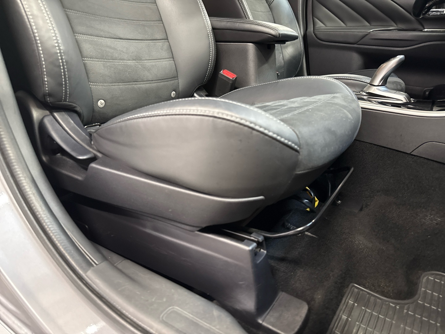 MITSUBISHI Outlander PHEV 2019