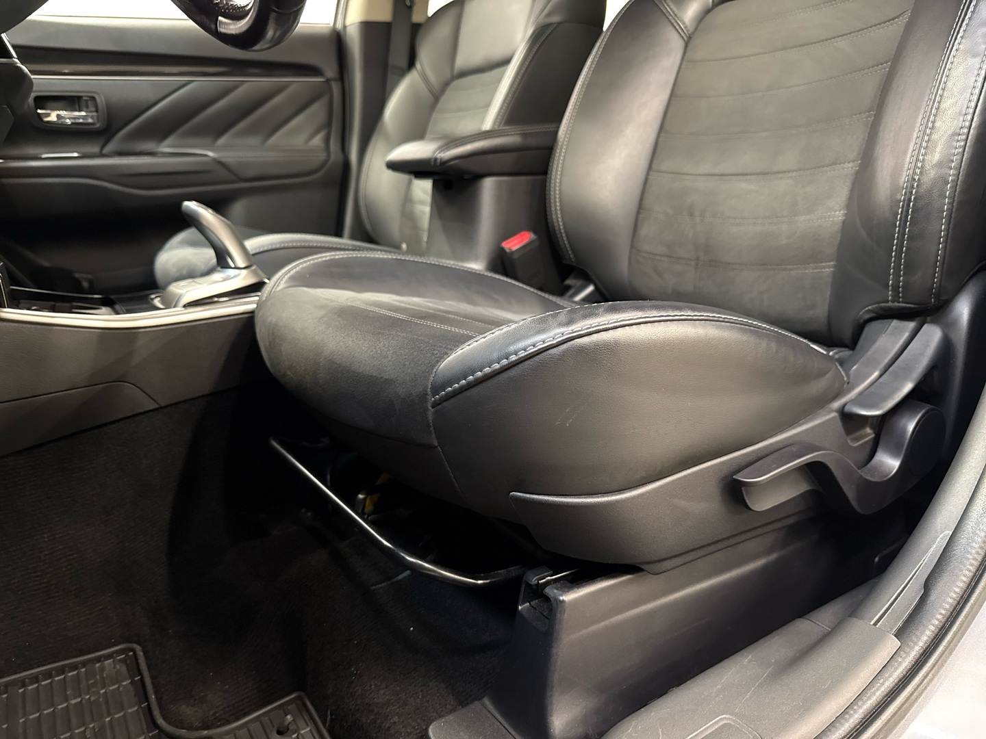 MITSUBISHI Outlander PHEV 2019