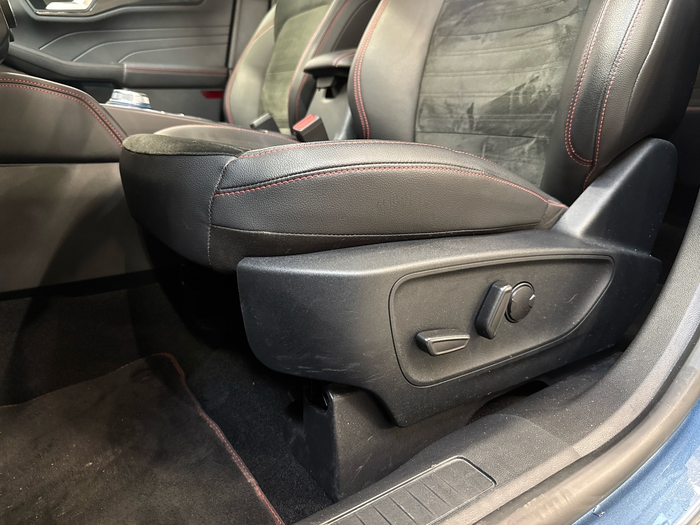 FORD Kuga 2023