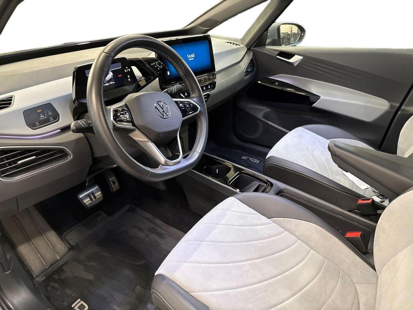 VOLKSWAGEN ID.3 8