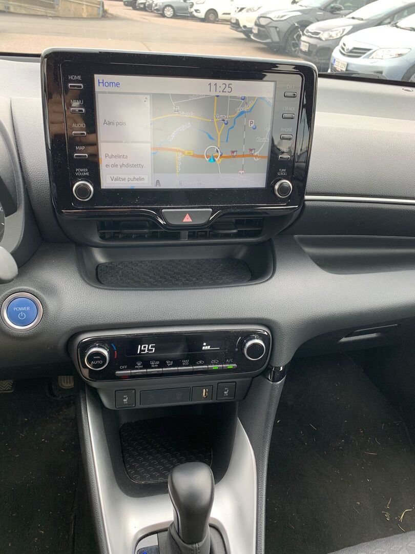 TOYOTA Yaris 2023