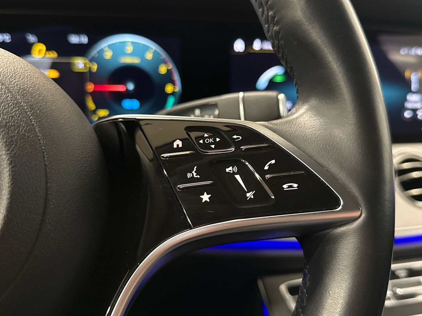 MERCEDES-BENZ E 2021