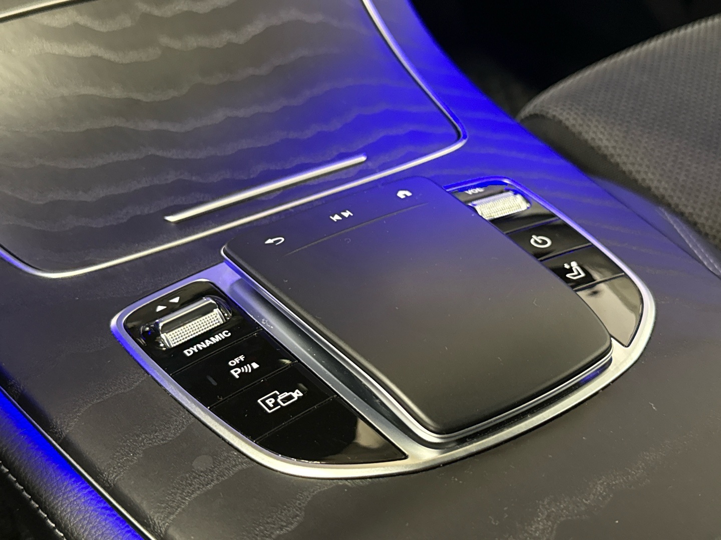 MERCEDES-BENZ E 2021