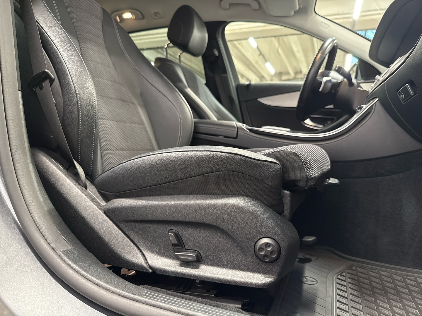 MERCEDES-BENZ E 2021