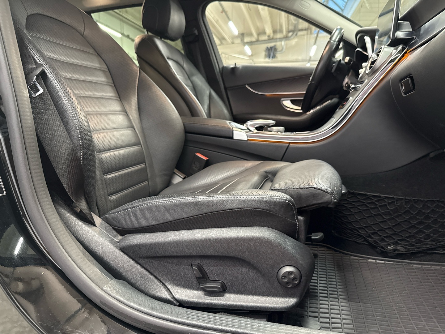 MERCEDES-BENZ C 2016