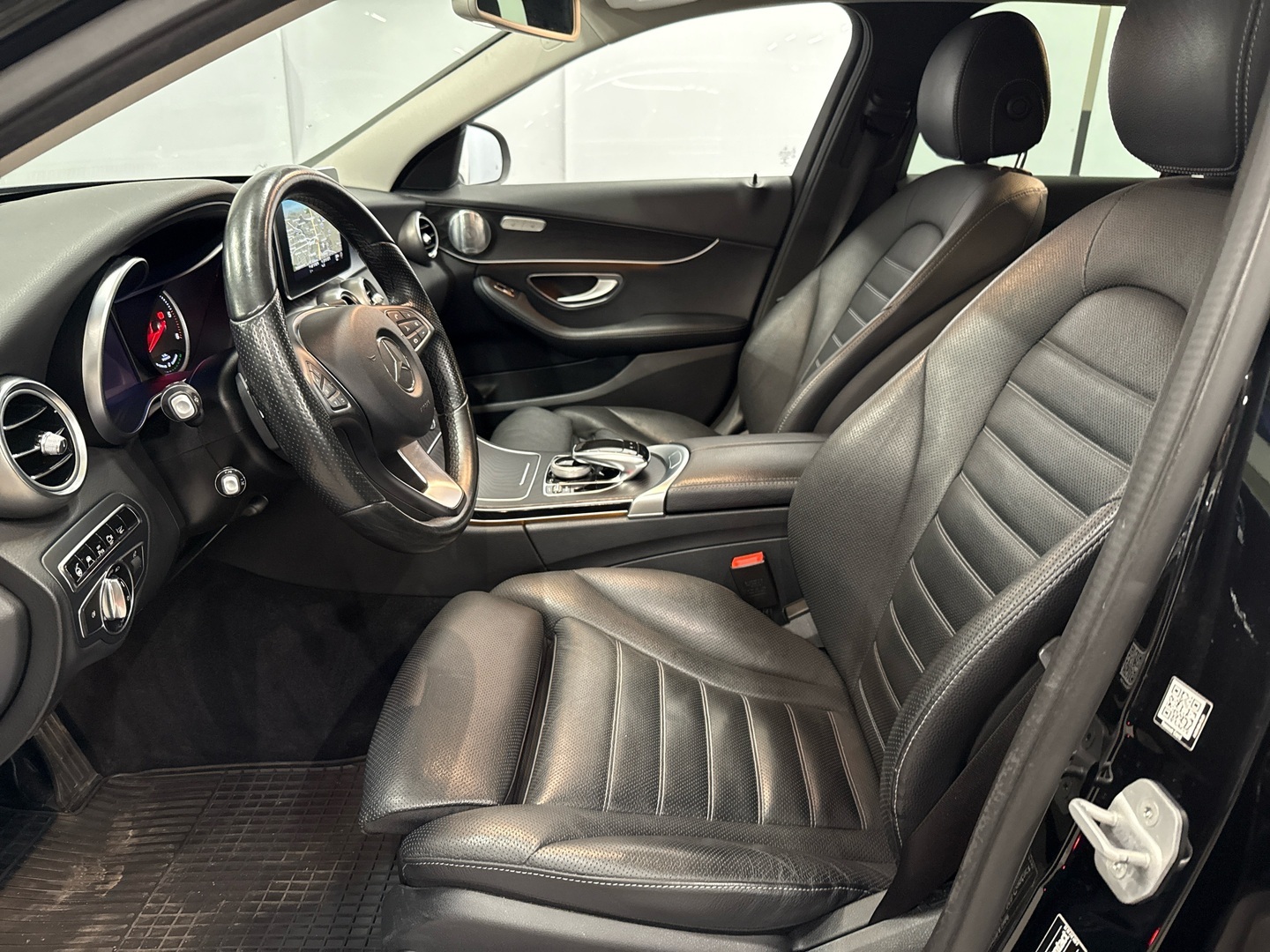 MERCEDES-BENZ C 2016