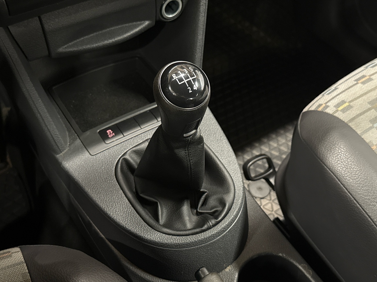 VOLKSWAGEN Caddy 2013