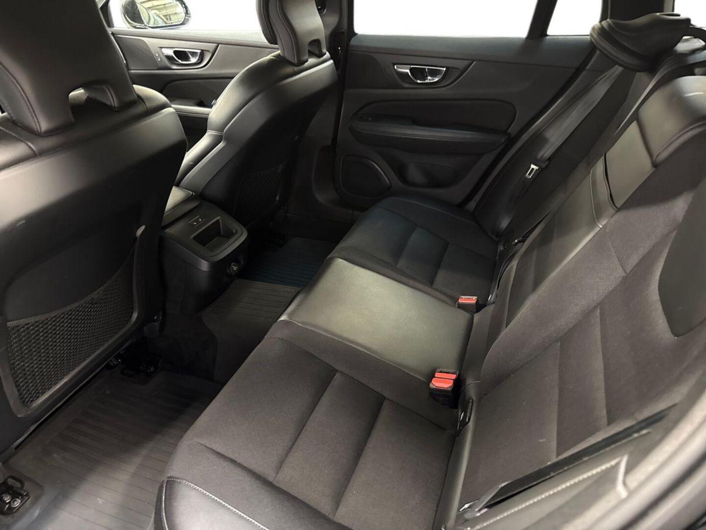 VOLVO V60 2020