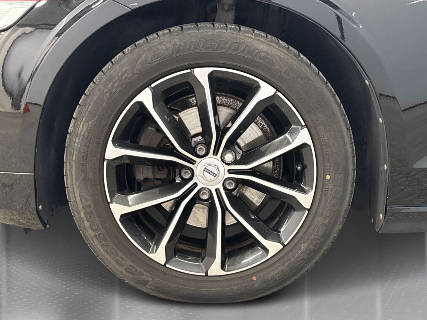VOLVO V60 2020