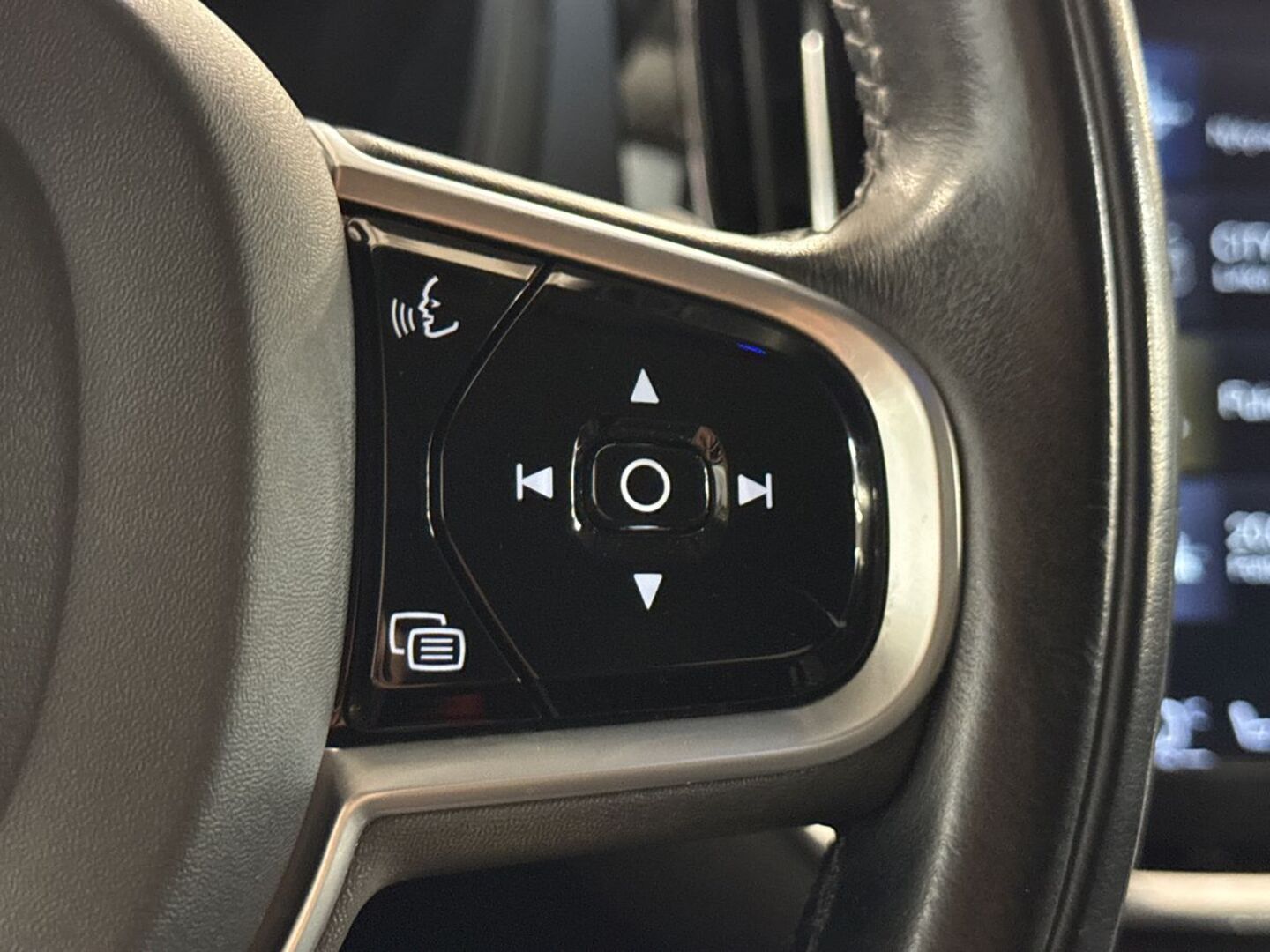 VOLVO V60 2020