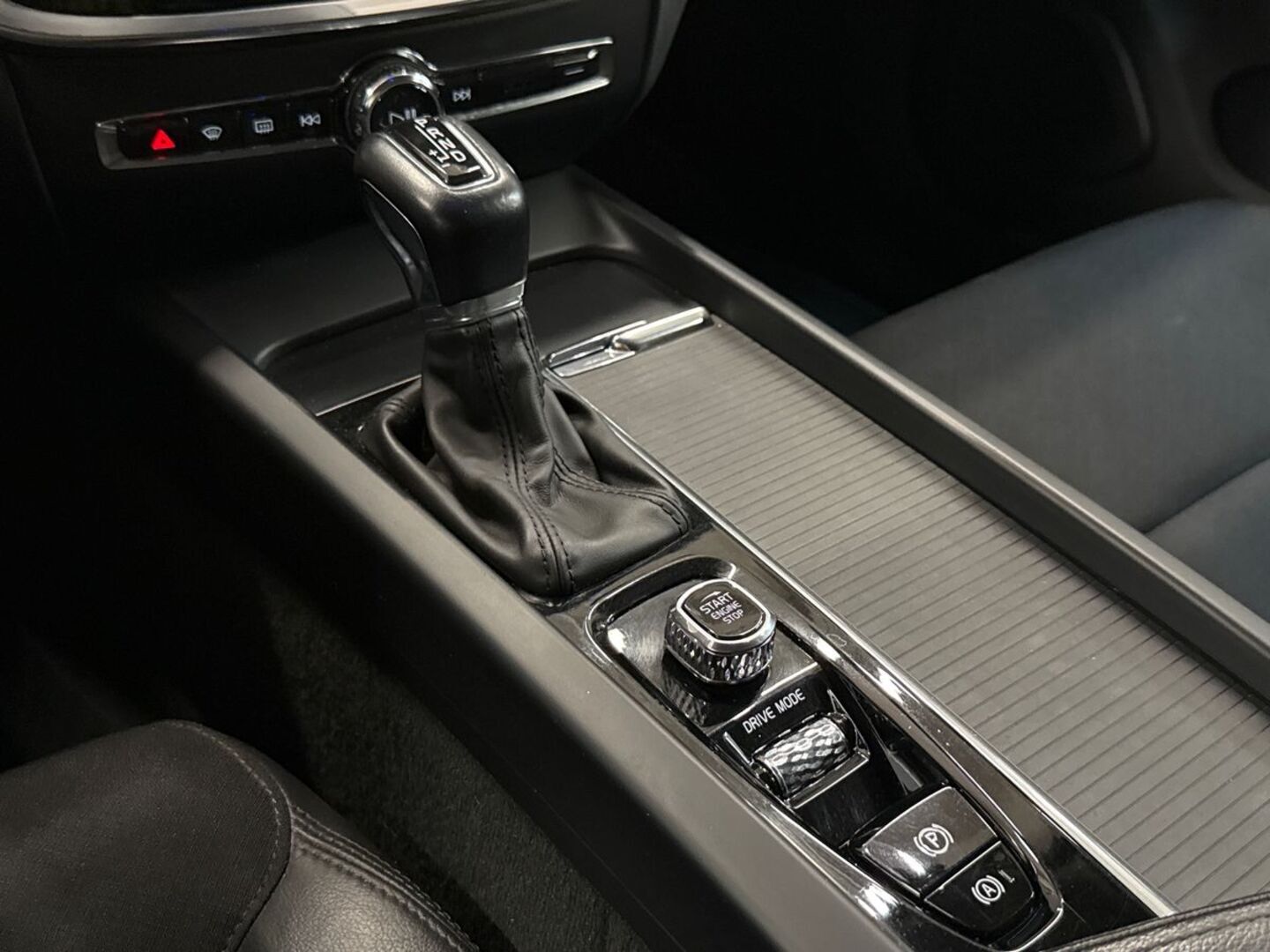 VOLVO V60 2020