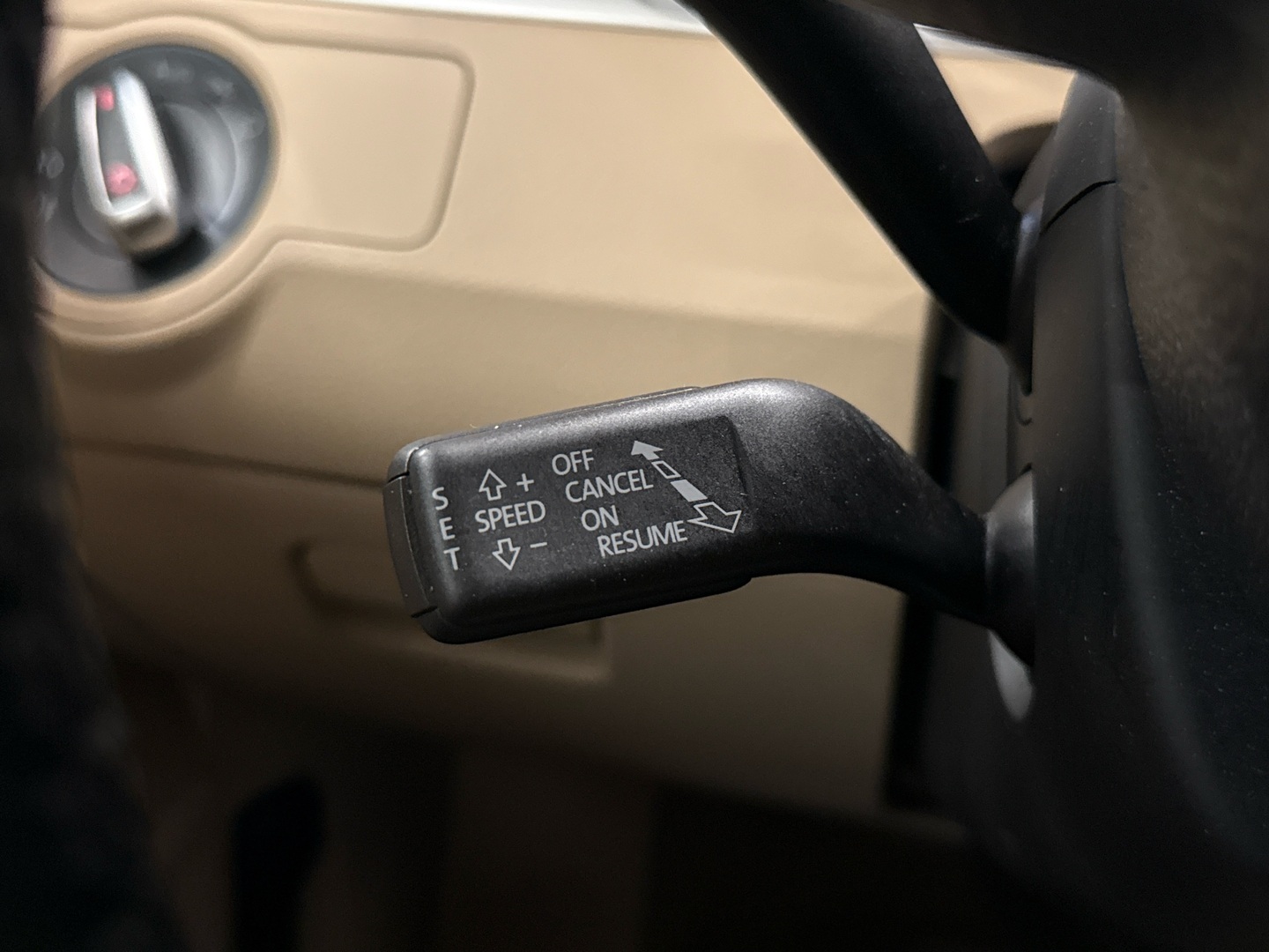 VOLKSWAGEN Passat 2011